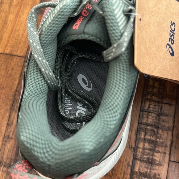 ASICS GEL Venture 9 Running Shoe Sneakers green. New with tags - Picture 7 of 16